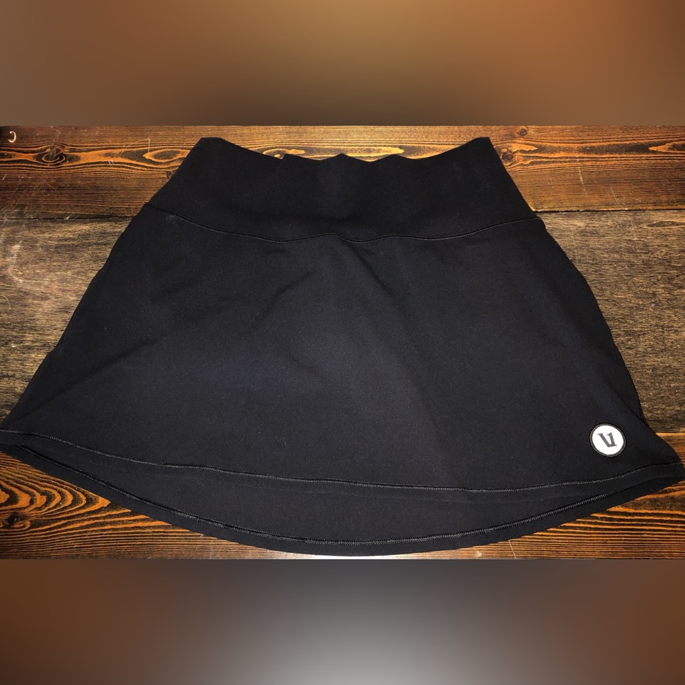 Vuori Black and Gray Skort - Picture 2 of 7